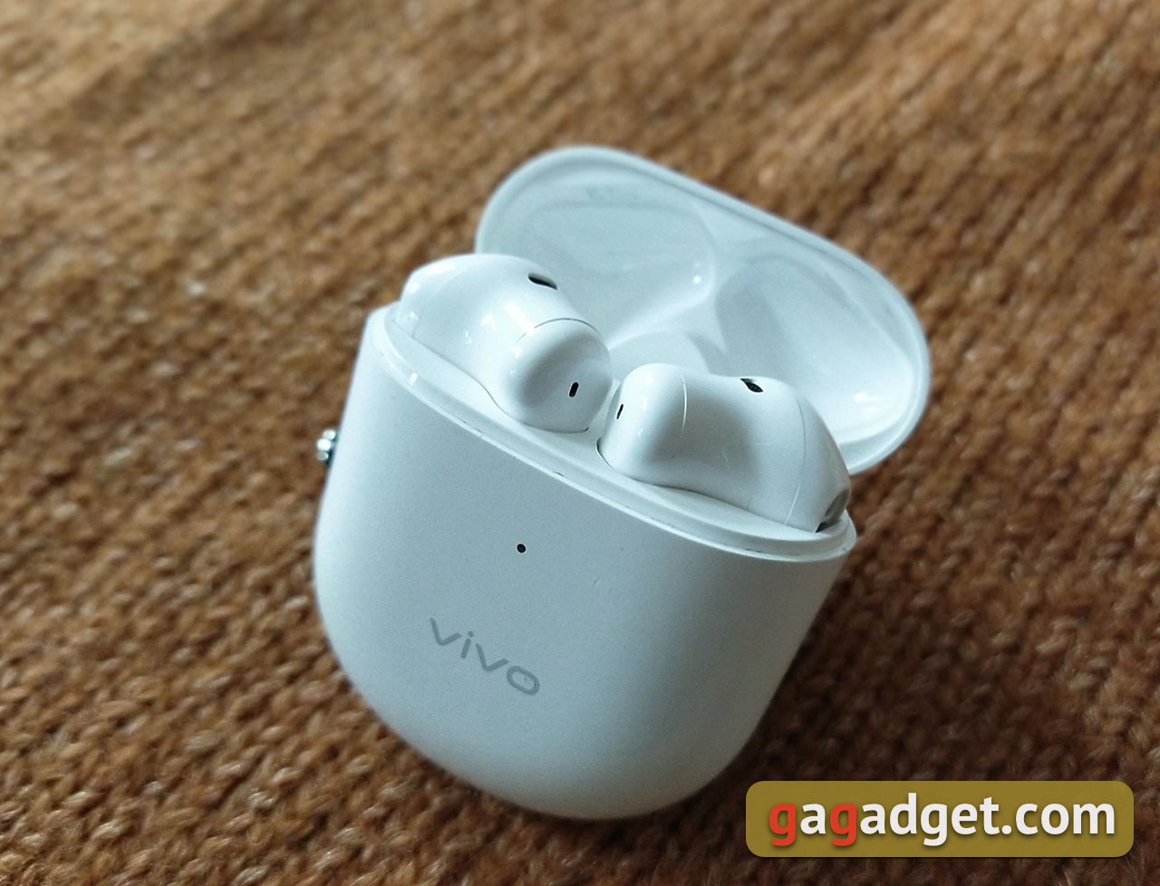 Vivo TWS 1 look back: true wireless earbuds powered by Qualcomm QCC5126 flagship processor